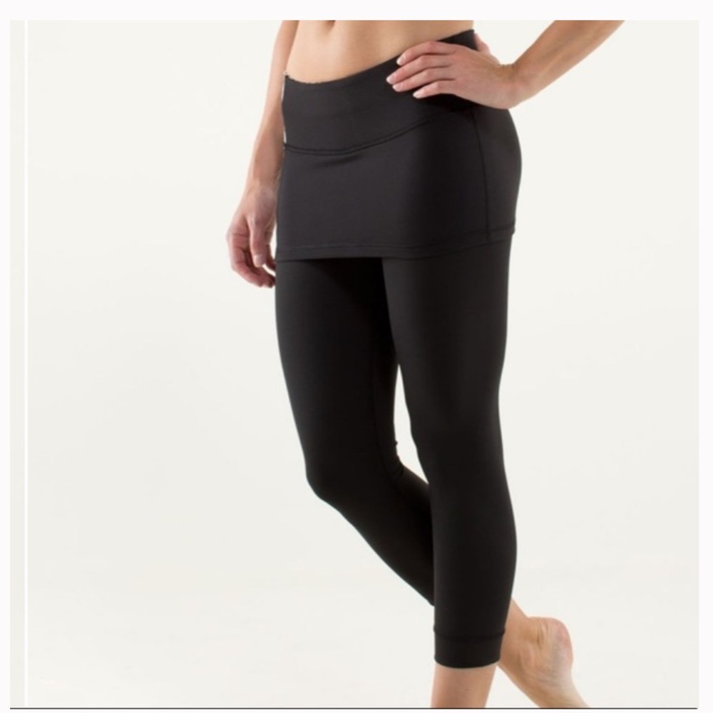 lululemon athletica A Go Go Black Skirted Leggings size 6